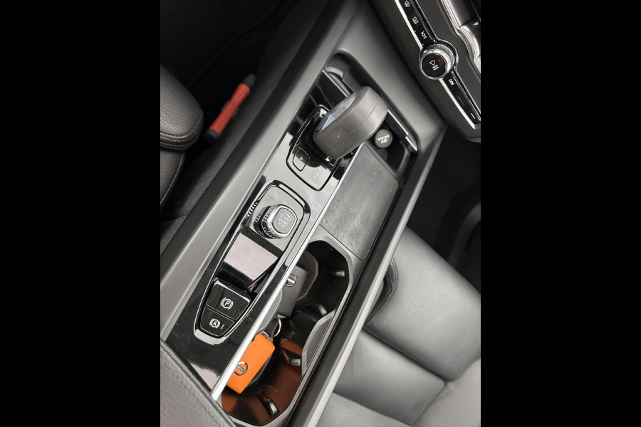 Volvo XC60 2.0 T6 Plug-in hybrid AWD Inscription Expression (INCL. BTW)  AUT. *LEATHER | PANO | PLUG-IN | LED*
