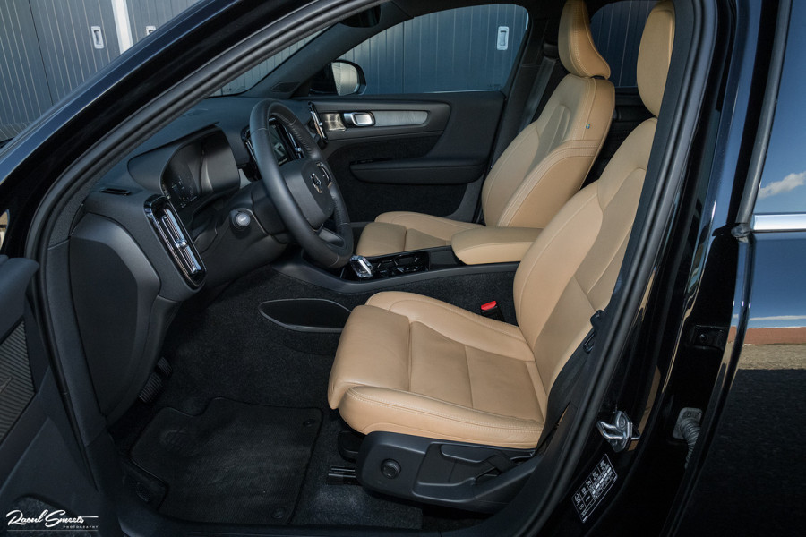 Volvo XC40 1.5 T4 Recharge Inscription | Adaptieve cruise | Apple carplay | Premium audio | Zwenkbare Trekhaak |