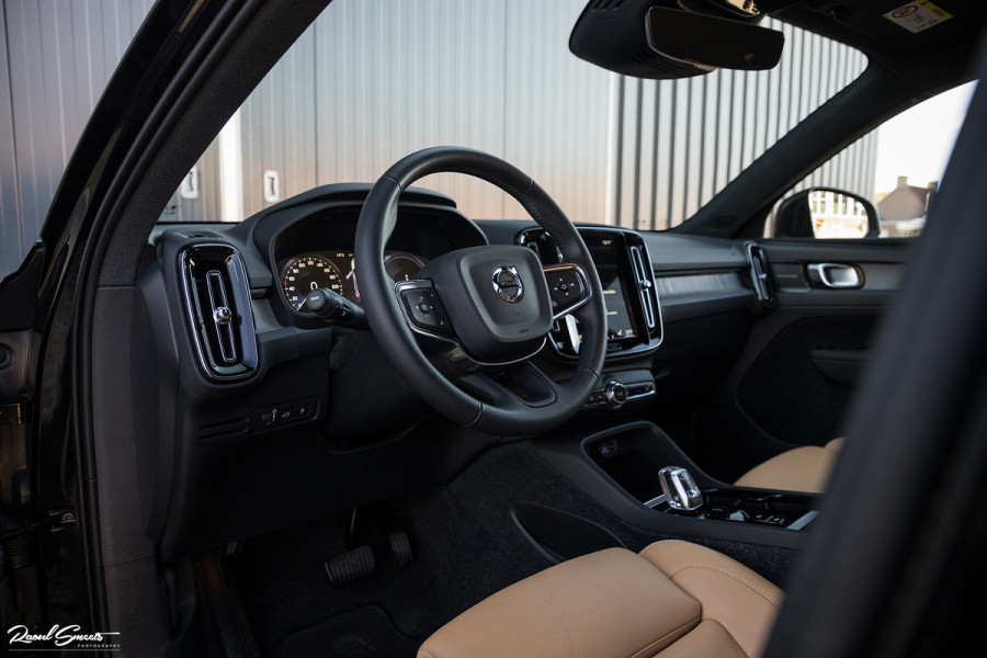 Volvo XC40 1.5 T4 Recharge Inscription | Adaptieve cruise | Apple carplay | Premium audio | Zwenkbare Trekhaak |