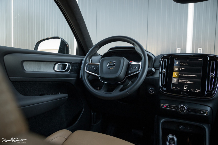 Volvo XC40 1.5 T4 Recharge Inscription | Adaptieve cruise | Apple carplay | Premium audio | Zwenkbare Trekhaak |