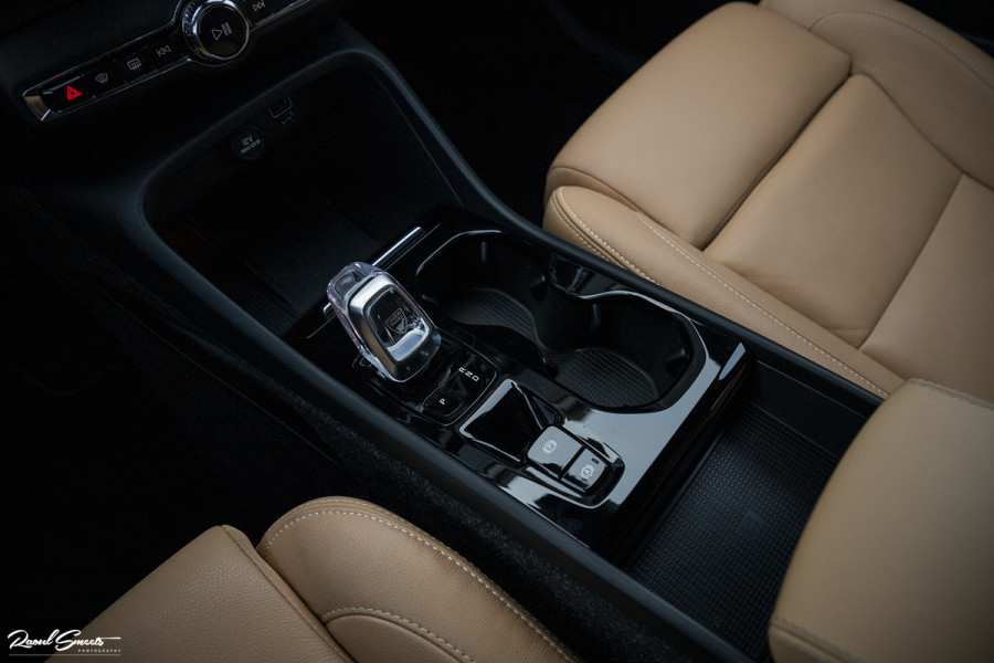 Volvo XC40 1.5 T4 Recharge Inscription | Adaptieve cruise | Apple carplay | Premium audio | Zwenkbare Trekhaak |