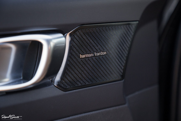 Volvo XC40 1.5 T4 Recharge Inscription | Adaptieve cruise | Apple carplay | Premium audio | Zwenkbare Trekhaak |