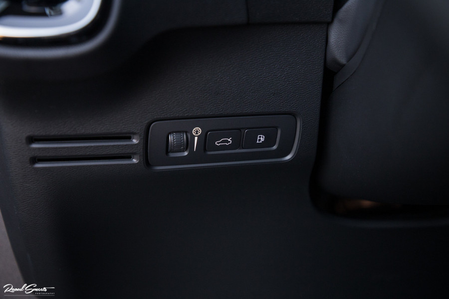 Volvo XC40 1.5 T4 Recharge Inscription | Adaptieve cruise | Apple carplay | Premium audio | Zwenkbare Trekhaak |