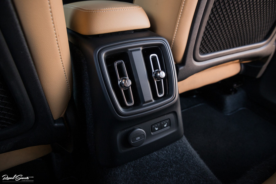 Volvo XC40 1.5 T4 Recharge Inscription | Adaptieve cruise | Apple carplay | Premium audio | Zwenkbare Trekhaak |