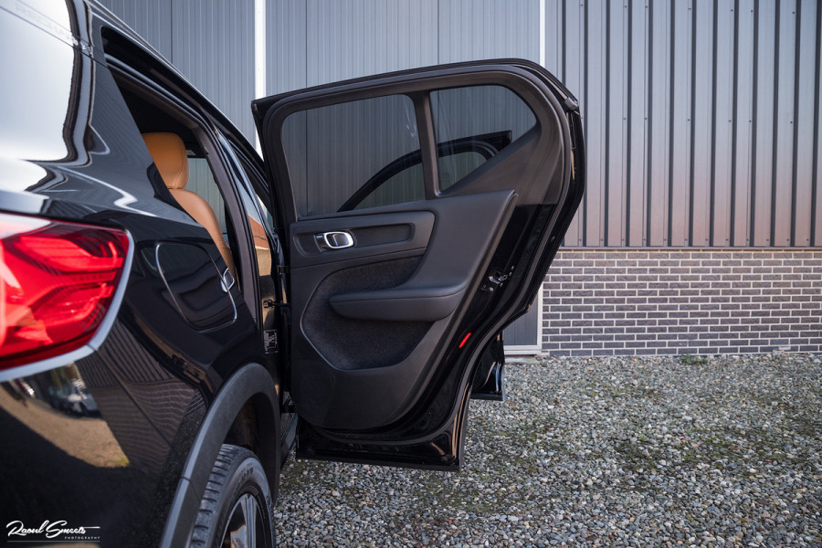 Volvo XC40 1.5 T4 Recharge Inscription | Adaptieve cruise | Apple carplay | Premium audio | Zwenkbare Trekhaak |