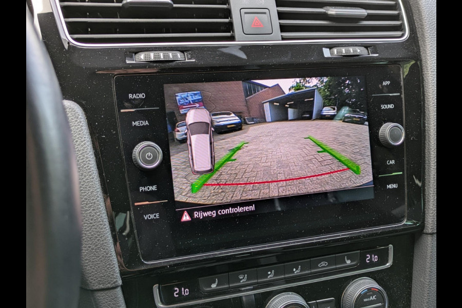 Volkswagen GOLF Variant 1.5 TSI Highline Business R|Camera|Adaptive-Cruise|Stoelverwarming|Apple-Carplay / Android-Auto