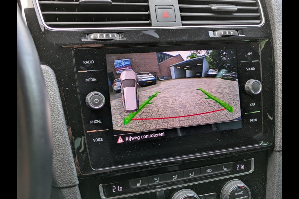 Volkswagen GOLF Variant 1.5 TSI Highline Business R|Camera|Adaptive-Cruise|Stoelverwarming|Apple-Carplay / Android-Auto