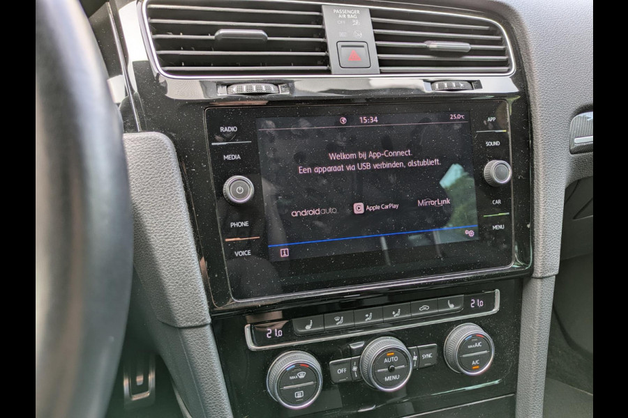 Volkswagen GOLF Variant 1.5 TSI Highline Business R|Camera|Adaptive-Cruise|Stoelverwarming|Apple-Carplay / Android-Auto