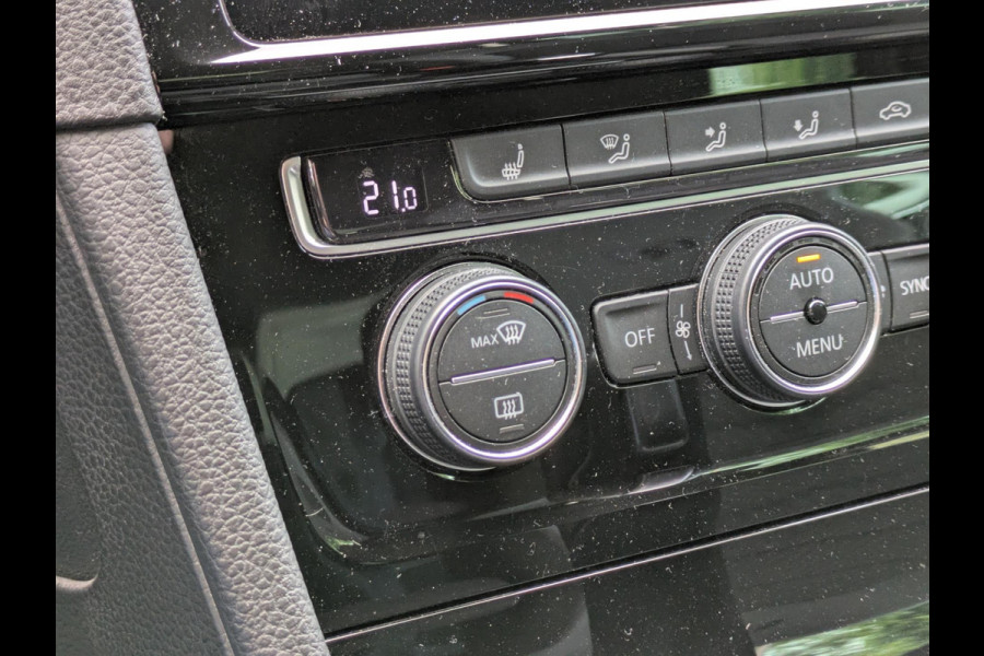 Volkswagen GOLF Variant 1.5 TSI Highline Business R|Camera|Adaptive-Cruise|Stoelverwarming|Apple-Carplay / Android-Auto