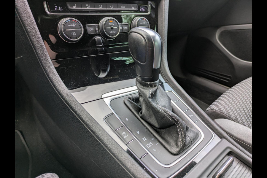 Volkswagen GOLF Variant 1.5 TSI Highline Business R|Camera|Adaptive-Cruise|Stoelverwarming|Apple-Carplay / Android-Auto
