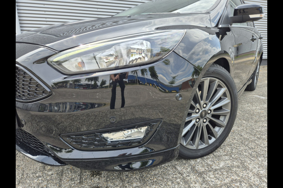 Ford FOCUS Wagon 92KW Titanium ST-Line navigatie,parkeersensoren,stoelverwarming