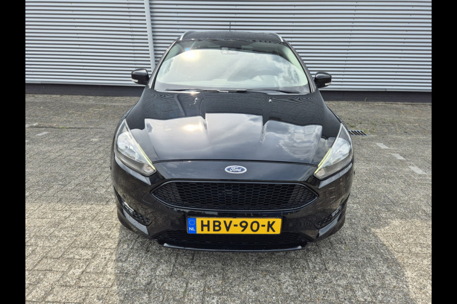 Ford FOCUS Wagon 92KW Titanium ST-Line navigatie,parkeersensoren,stoelverwarming