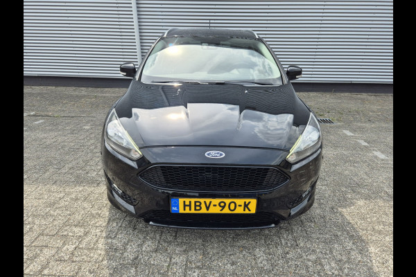 Ford FOCUS Wagon 92KW Titanium ST-Line navigatie,parkeersensoren,stoelverwarming