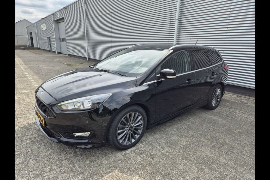 Ford FOCUS Wagon 92KW Titanium ST-Line navigatie,parkeersensoren,stoelverwarming
