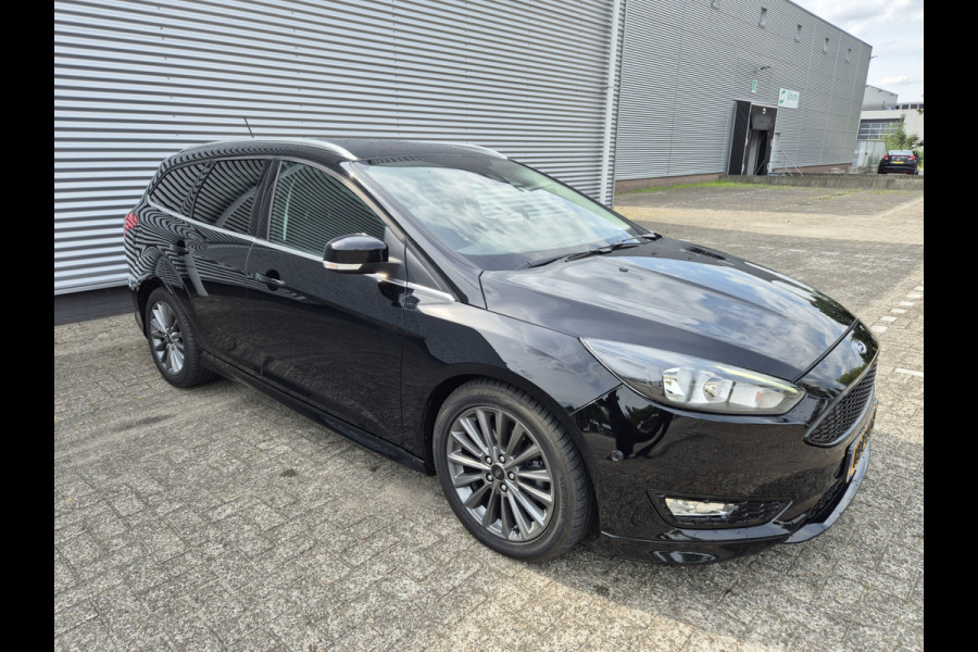 Ford FOCUS Wagon 92KW Titanium ST-Line navigatie,parkeersensoren,stoelverwarming