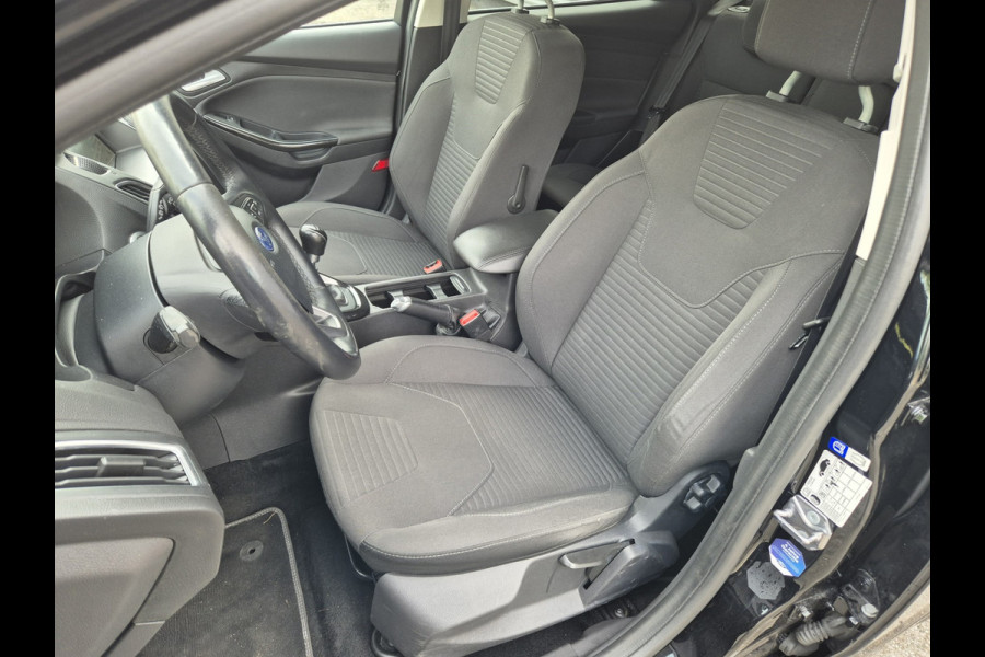 Ford FOCUS Wagon 92KW Titanium ST-Line navigatie,parkeersensoren,stoelverwarming
