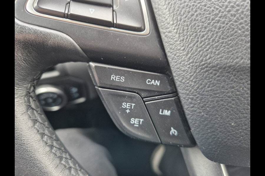 Ford FOCUS Wagon 92KW Titanium ST-Line navigatie,parkeersensoren,stoelverwarming