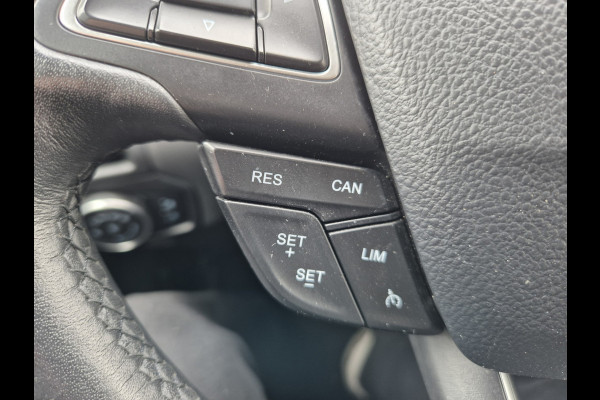 Ford FOCUS Wagon 92KW Titanium ST-Line navigatie,parkeersensoren,stoelverwarming