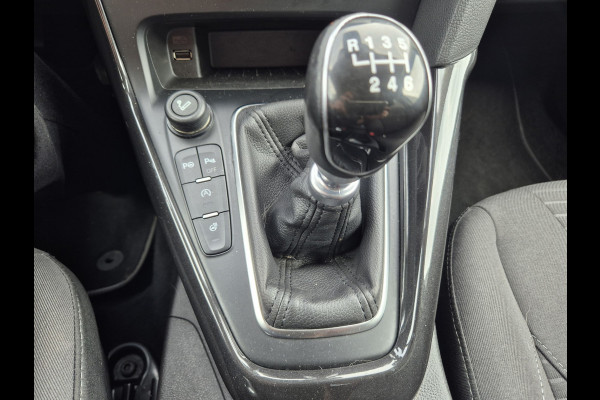 Ford FOCUS Wagon 92KW Titanium ST-Line navigatie,parkeersensoren,stoelverwarming