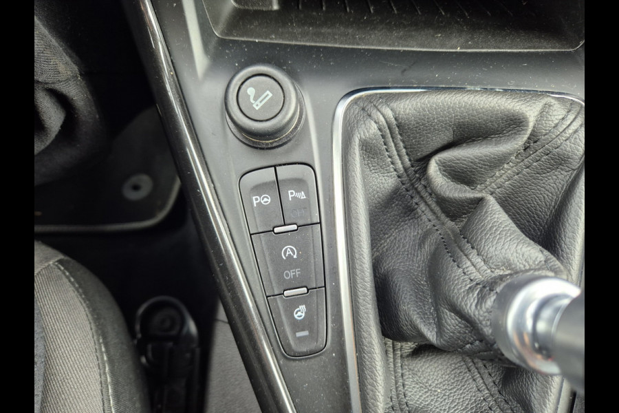 Ford FOCUS Wagon 92KW Titanium ST-Line navigatie,parkeersensoren,stoelverwarming