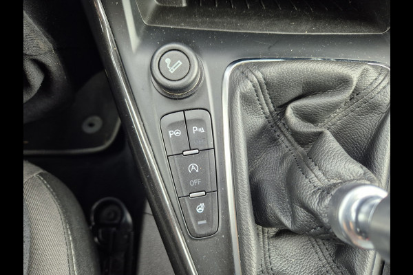 Ford FOCUS Wagon 92KW Titanium ST-Line navigatie,parkeersensoren,stoelverwarming