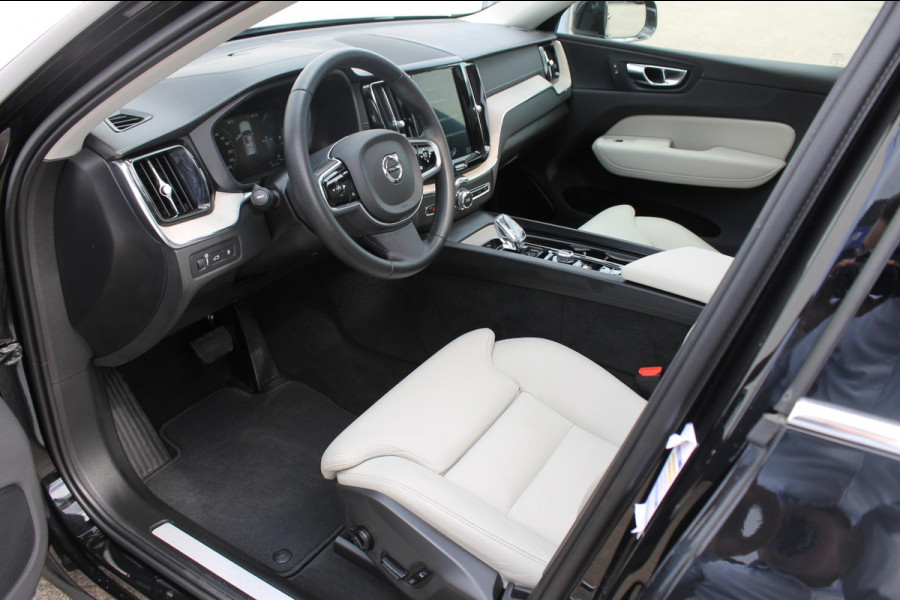 Volvo XC60 T8 390PK Automaat Twin Engine AWD Inscription Apple CarPlay / Cruise Control / Android auto / Panoramadak / Achteruitrij camera / Elektrisch bedienbare bestuurdersstoel met geheugen / Parkeersensoren voor en achter /