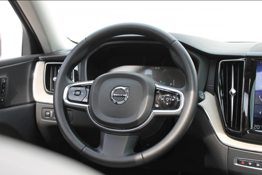 Volvo XC60 T8 390PK Automaat Twin Engine AWD Inscription Apple CarPlay / Cruise Control / Android auto / Panoramadak / Achteruitrij camera / Elektrisch bedienbare bestuurdersstoel met geheugen / Parkeersensoren voor en achter /