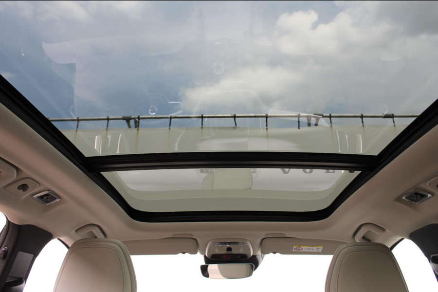 Volvo XC60 T8 390PK Automaat Twin Engine AWD Inscription Apple CarPlay / Cruise Control / Android auto / Panoramadak / Achteruitrij camera / Elektrisch bedienbare bestuurdersstoel met geheugen / Parkeersensoren voor en achter /