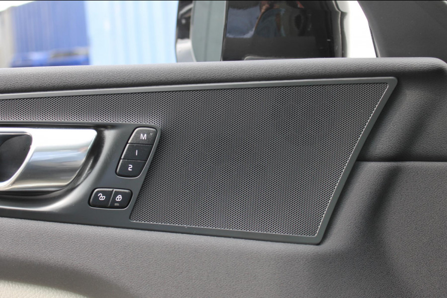 Volvo XC60 T8 390PK Automaat Twin Engine AWD Inscription Apple CarPlay / Cruise Control / Android auto / Panoramadak / Achteruitrij camera / Elektrisch bedienbare bestuurdersstoel met geheugen / Parkeersensoren voor en achter /
