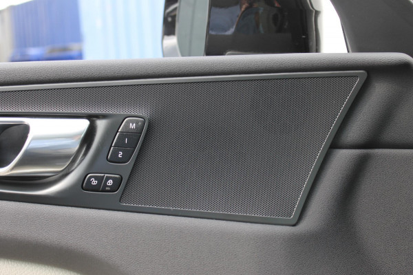Volvo XC60 T8 390PK Automaat Twin Engine AWD Inscription Apple CarPlay / Cruise Control / Android auto / Panoramadak / Achteruitrij camera / Elektrisch bedienbare bestuurdersstoel met geheugen / Parkeersensoren voor en achter /