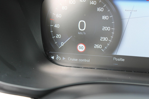 Volvo XC60 T8 390PK Automaat Twin Engine AWD Inscription Apple CarPlay / Cruise Control / Android auto / Panoramadak / Achteruitrij camera / Elektrisch bedienbare bestuurdersstoel met geheugen / Parkeersensoren voor en achter /