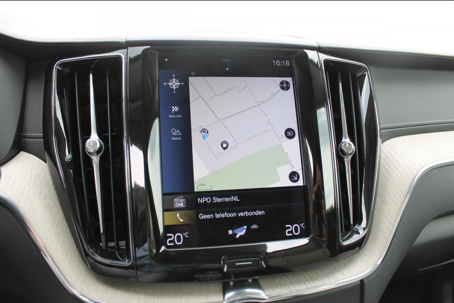 Volvo XC60 T8 390PK Automaat Twin Engine AWD Inscription Apple CarPlay / Cruise Control / Android auto / Panoramadak / Achteruitrij camera / Elektrisch bedienbare bestuurdersstoel met geheugen / Parkeersensoren voor en achter /