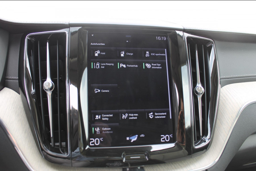 Volvo XC60 T8 390PK Automaat Twin Engine AWD Inscription Apple CarPlay / Cruise Control / Android auto / Panoramadak / Achteruitrij camera / Elektrisch bedienbare bestuurdersstoel met geheugen / Parkeersensoren voor en achter /