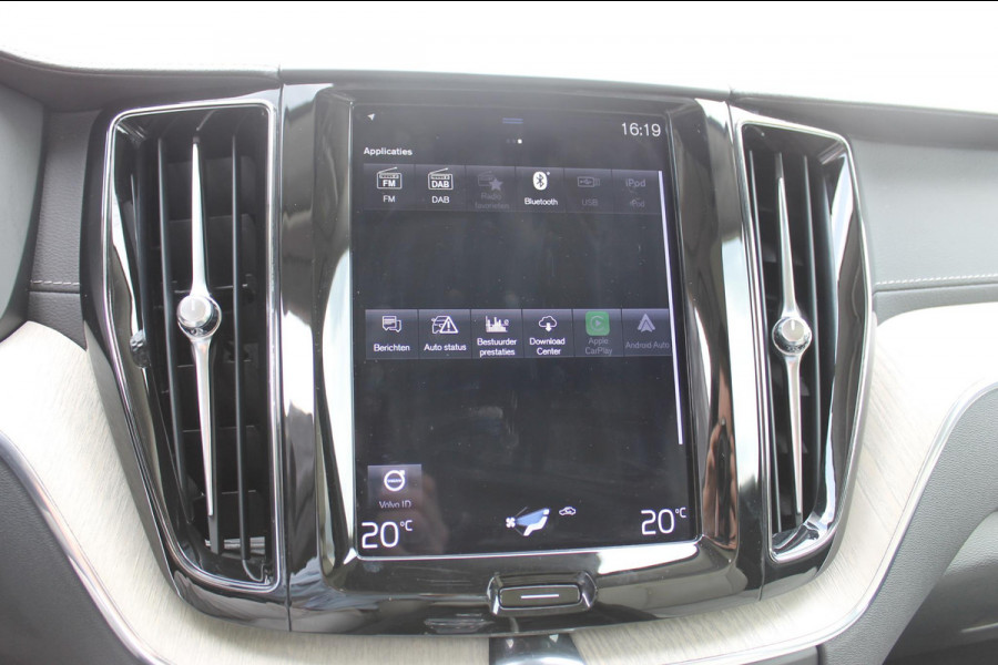 Volvo XC60 T8 390PK Automaat Twin Engine AWD Inscription Apple CarPlay / Cruise Control / Android auto / Panoramadak / Achteruitrij camera / Elektrisch bedienbare bestuurdersstoel met geheugen / Parkeersensoren voor en achter /