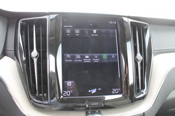 Volvo XC60 T8 390PK Automaat Twin Engine AWD Inscription Apple CarPlay / Cruise Control / Android auto / Panoramadak / Achteruitrij camera / Elektrisch bedienbare bestuurdersstoel met geheugen / Parkeersensoren voor en achter /