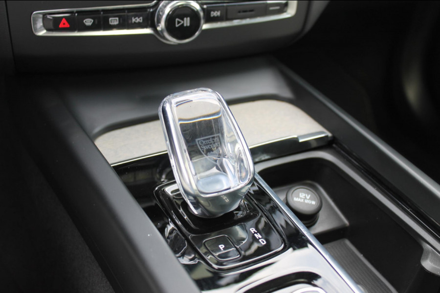 Volvo XC60 T8 390PK Automaat Twin Engine AWD Inscription Apple CarPlay / Cruise Control / Android auto / Panoramadak / Achteruitrij camera / Elektrisch bedienbare bestuurdersstoel met geheugen / Parkeersensoren voor en achter /