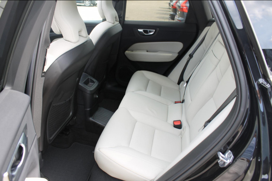 Volvo XC60 T8 390PK Automaat Twin Engine AWD Inscription Apple CarPlay / Cruise Control / Android auto / Panoramadak / Achteruitrij camera / Elektrisch bedienbare bestuurdersstoel met geheugen / Parkeersensoren voor en achter /