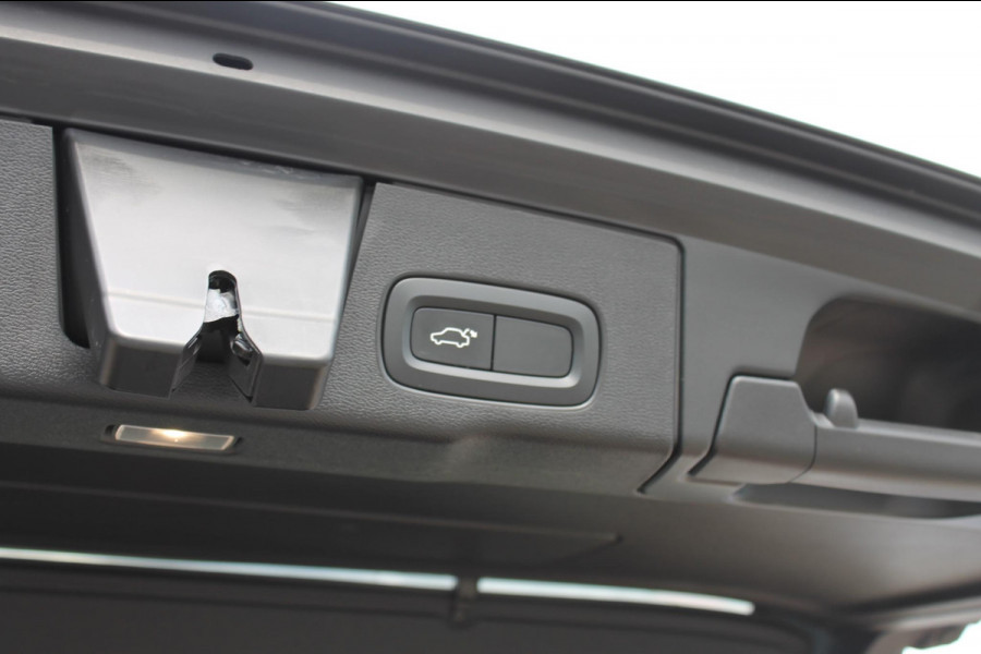 Volvo XC60 T8 390PK Automaat Twin Engine AWD Inscription Apple CarPlay / Cruise Control / Android auto / Panoramadak / Achteruitrij camera / Elektrisch bedienbare bestuurdersstoel met geheugen / Parkeersensoren voor en achter /
