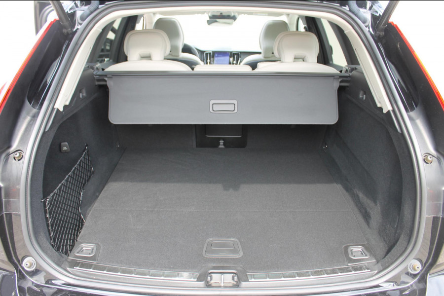 Volvo XC60 T8 390PK Automaat Twin Engine AWD Inscription Apple CarPlay / Cruise Control / Android auto / Panoramadak / Achteruitrij camera / Elektrisch bedienbare bestuurdersstoel met geheugen / Parkeersensoren voor en achter /