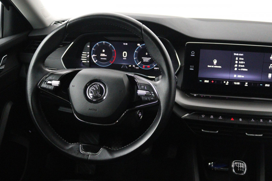 Škoda Octavia Combi 1.0 TSI Business Edition (PARKEERSENSOREN, CRUISE CONTROL, NAVIGATIE, CARPLAY, NL-AUTO, GOED ONDERHOUDEN)