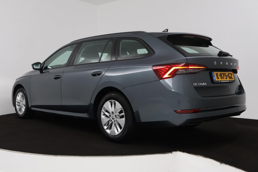 Škoda Octavia Combi 1.0 TSI Business Edition (PARKEERSENSOREN, CRUISE CONTROL, NAVIGATIE, CARPLAY, NL-AUTO, GOED ONDERHOUDEN)