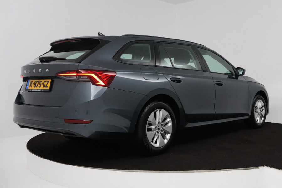 Škoda Octavia Combi 1.0 TSI Business Edition (PARKEERSENSOREN, CRUISE CONTROL, NAVIGATIE, CARPLAY, NL-AUTO, GOED ONDERHOUDEN)