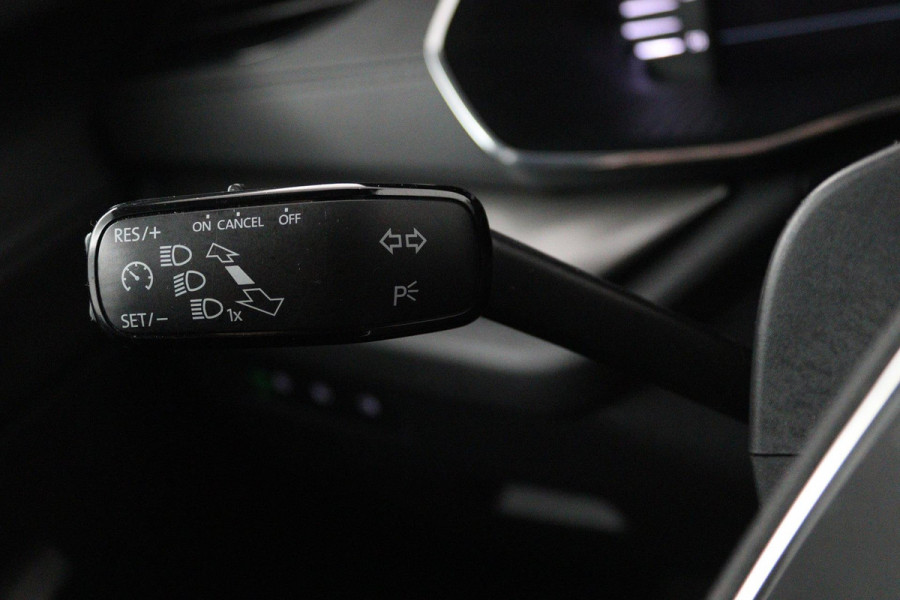 Škoda Octavia Combi 1.0 TSI Business Edition (PARKEERSENSOREN, CRUISE CONTROL, NAVIGATIE, CARPLAY, NL-AUTO, GOED ONDERHOUDEN)
