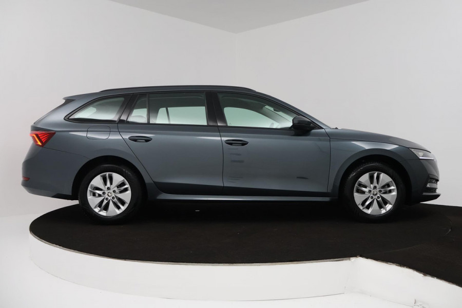 Škoda Octavia Combi 1.0 TSI Business Edition (PARKEERSENSOREN, CRUISE CONTROL, NAVIGATIE, CARPLAY, NL-AUTO, GOED ONDERHOUDEN)