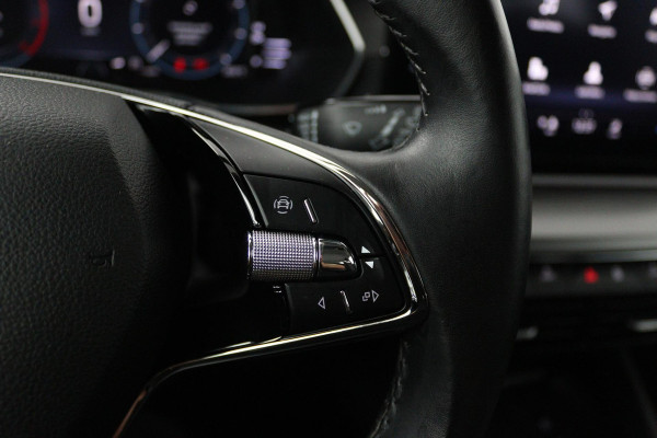 Škoda Octavia Combi 1.0 TSI Business Edition (PARKEERSENSOREN, CRUISE CONTROL, NAVIGATIE, CARPLAY, NL-AUTO, GOED ONDERHOUDEN)