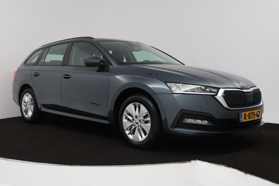 Škoda Octavia Combi 1.0 TSI Business Edition (PARKEERSENSOREN, CRUISE CONTROL, NAVIGATIE, CARPLAY, NL-AUTO, GOED ONDERHOUDEN)