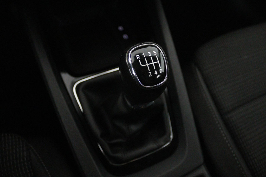 Škoda Octavia Combi 1.0 TSI Business Edition (PARKEERSENSOREN, CRUISE CONTROL, NAVIGATIE, CARPLAY, NL-AUTO, GOED ONDERHOUDEN)