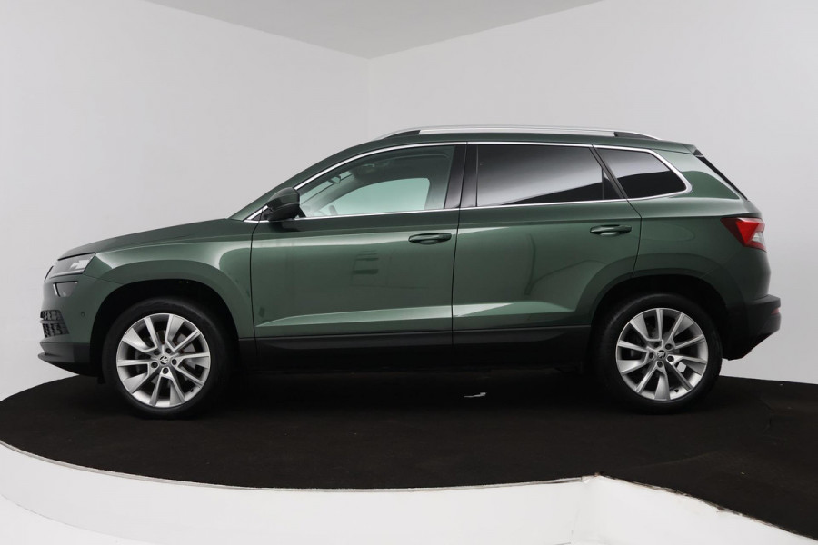 Škoda Karoq 1.5 TSI ACT Style Business (PANORAMADAK, STOELVERWARMING, CAMERA, ELEKTR STOELEN, SFEERVERLICHTING, NL-AUTO)