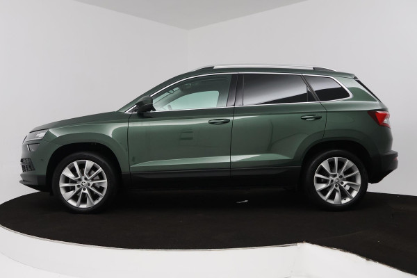 Škoda Karoq 1.5 TSI ACT Style Business (PANORAMADAK, STOELVERWARMING, CAMERA, ELEKTR STOELEN, SFEERVERLICHTING, NL-AUTO)