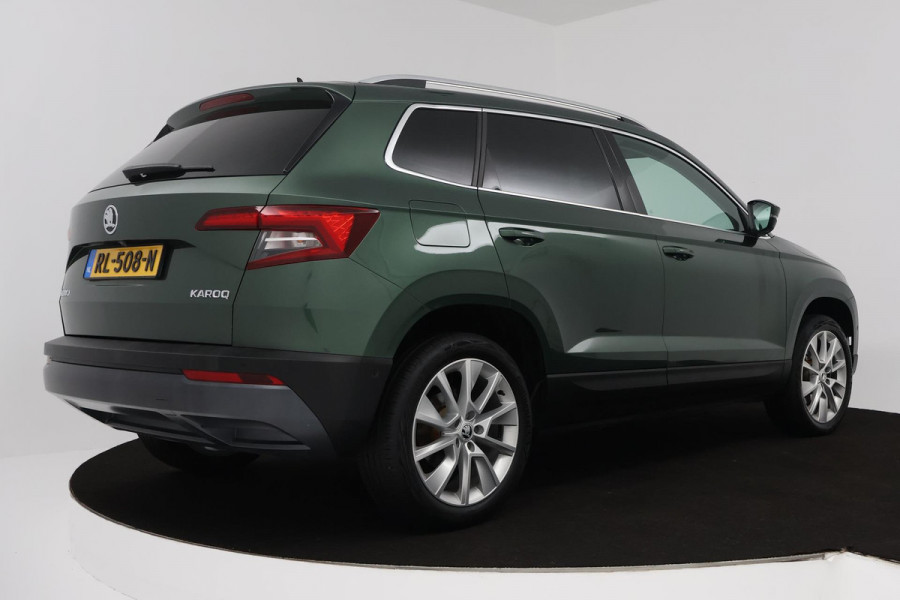 Škoda Karoq 1.5 TSI ACT Style Business (PANORAMADAK, STOELVERWARMING, CAMERA, ELEKTR STOELEN, SFEERVERLICHTING, NL-AUTO)